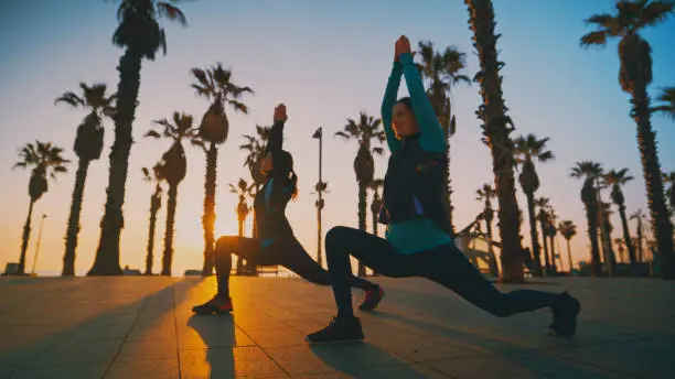 Mujeres ejercitándose en Barcelona